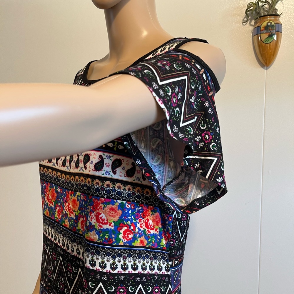 Cold shoulder tunic - Picture 7 of 9